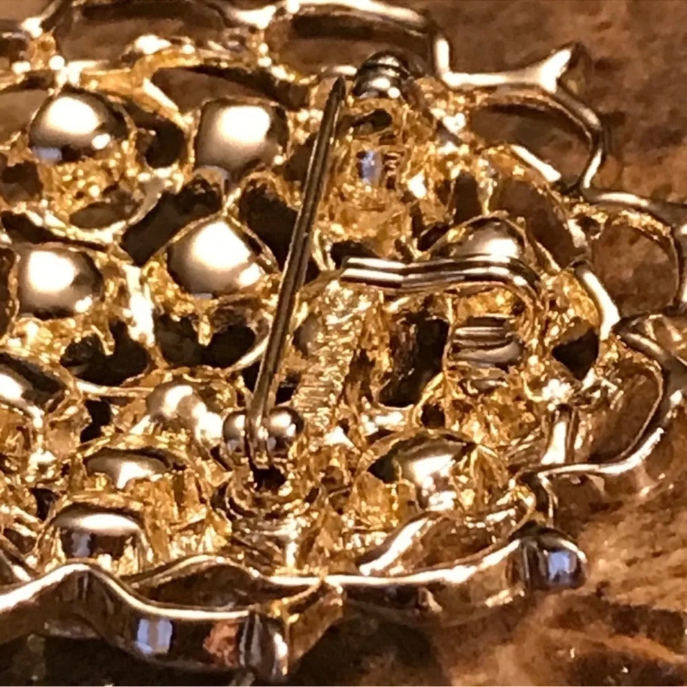 Sara Cov Coventry Rhinestone Brooch Pendant